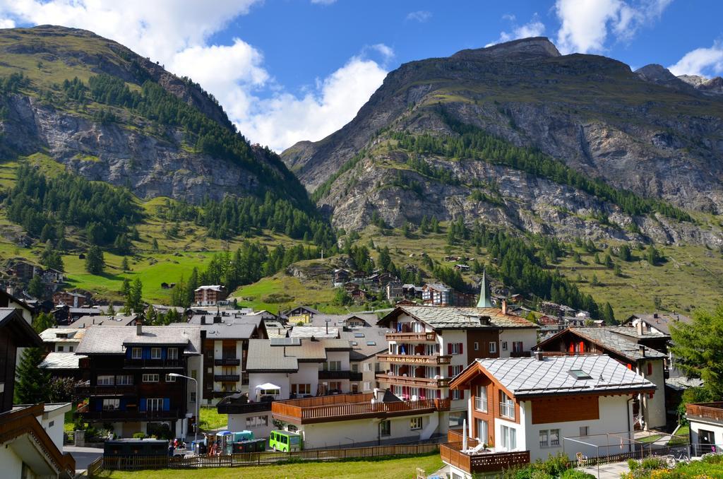 Jaegerhof Serviced Apartements Zermatt Pokoj fotografie