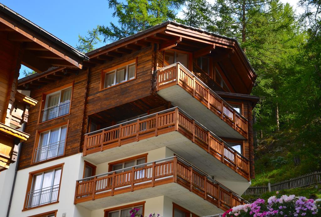 Jaegerhof Serviced Apartements Zermatt Pokoj fotografie