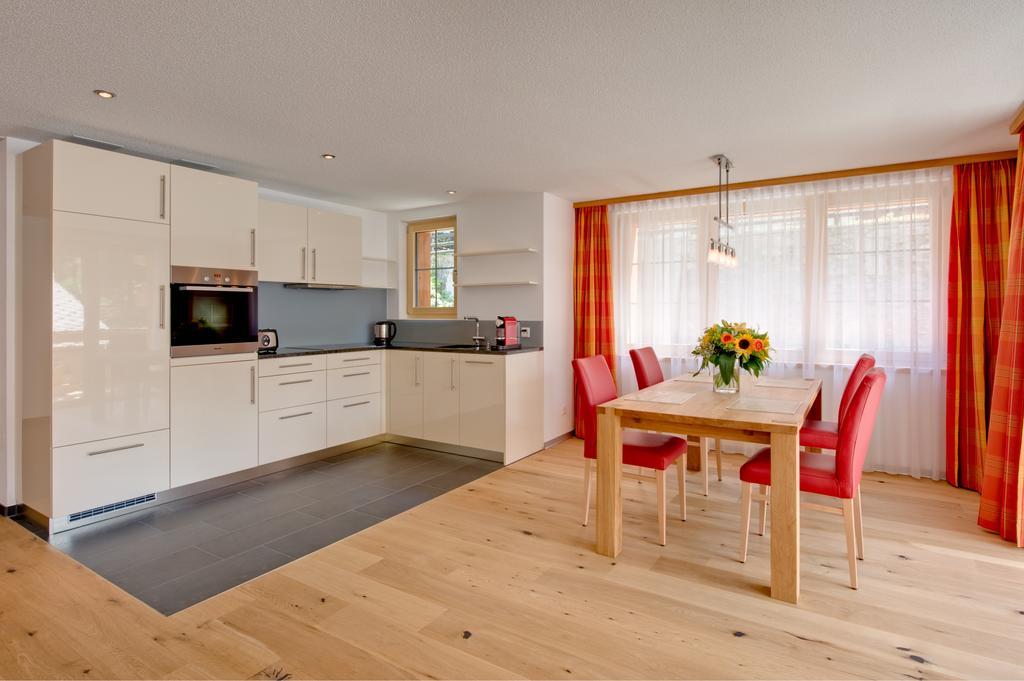 Jaegerhof Serviced Apartements Zermatt Pokoj fotografie